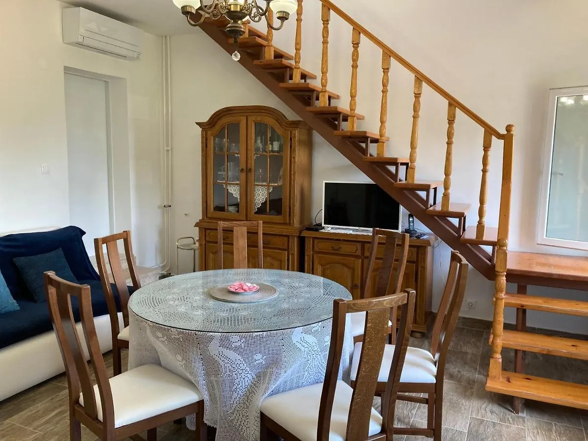 Apartment Adria לובראן